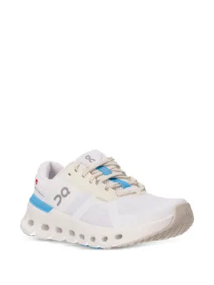 On RunnIng CloudRunner 2 White With Ligh Blue