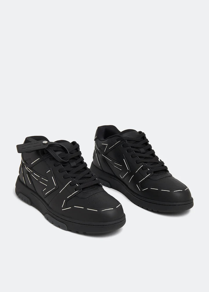 OFF White Low traIner Black White lInes