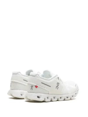 On RunnIng Cloud 5 WaterproOf White