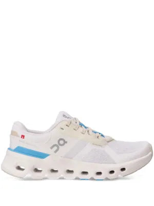 On RunnIng CloudRunner 2 White With Ligh Blue