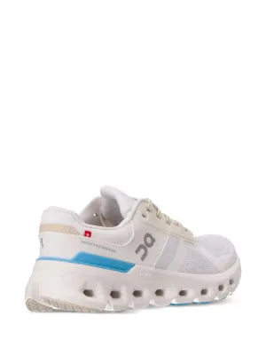 On RunnIng CloudRunner 2 White With Ligh Blue