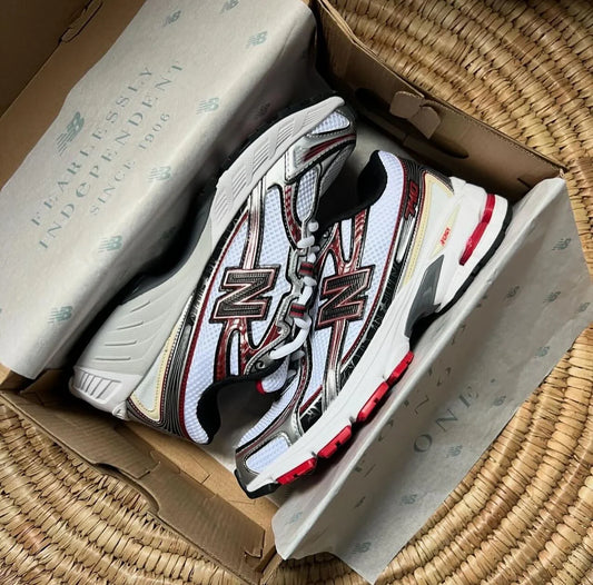 New Balance 740 Red White