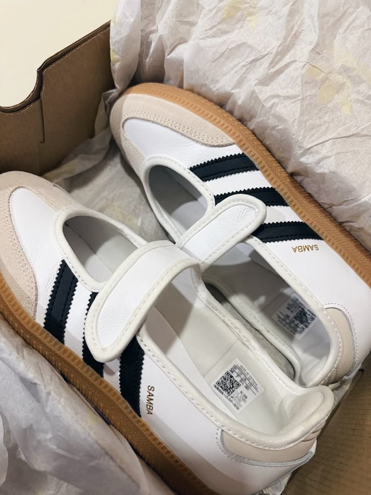 ADIDAS SAMBA JANE WOMEN'S SNEAKER COLOR: WHITE/ BLACK